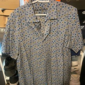 Robert Graham Grey Multi color short sleeve XL